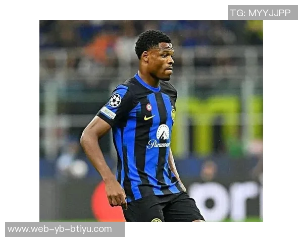 邓弗里斯谈被换下的不满情绪期待球队未来表现更佳