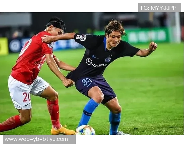 广岛三箭在J联赛杯决赛中以3-1战胜柏太阳神夺得队史第二冠吸引62466人观战